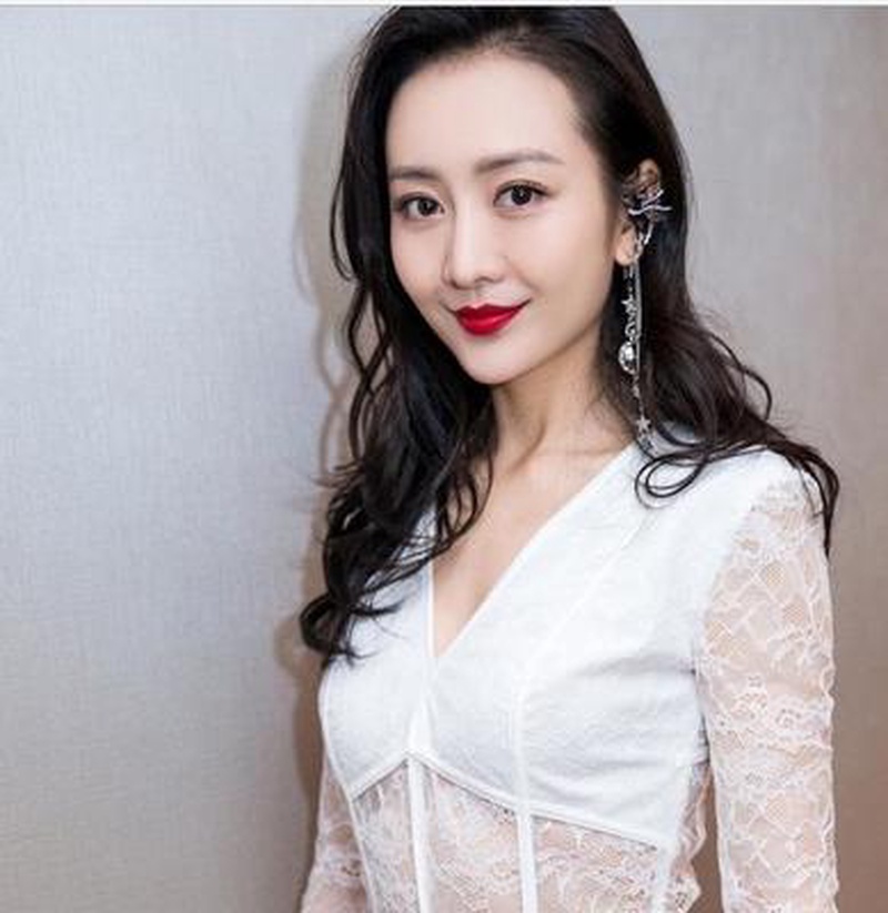 王鸥